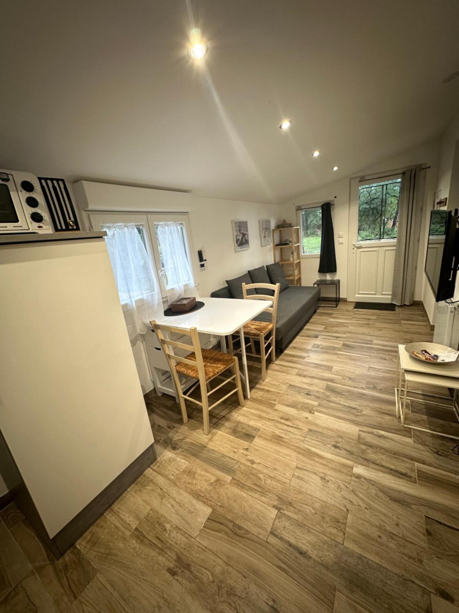 La Maisonnette De Chantecoucou Le Cannet-des-Maures Extérieur photo